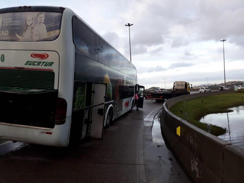 ônibus eucatur guincho