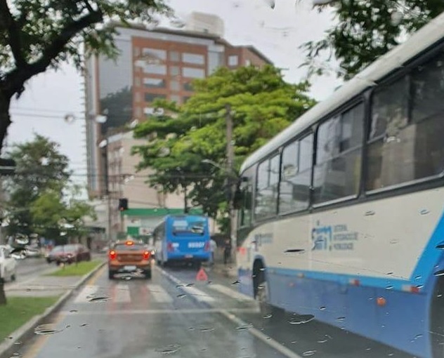 Ônibus Avenida Mauro Ramos