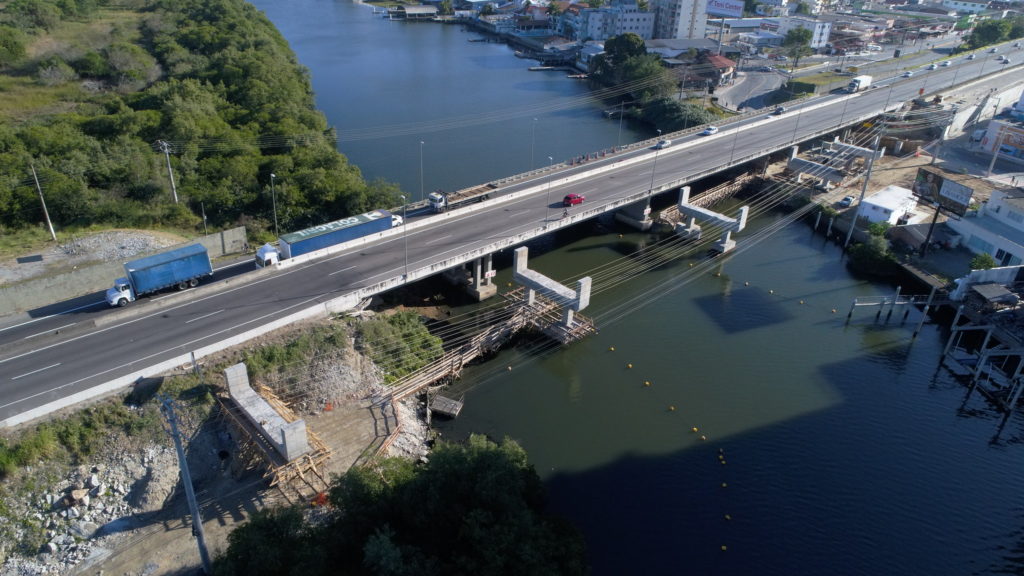 Ponte Rio Camboriú