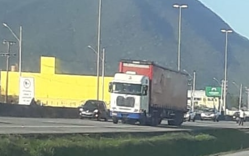 Caminhão BR-101 Palhoça SC