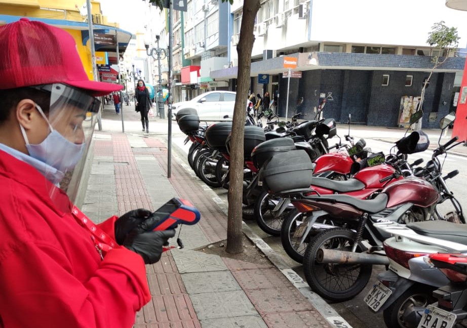 Zona Azul em Florianópolis: cobrança para estacionamento é retomada com  novo app