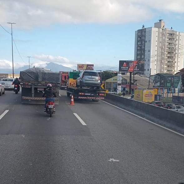 Caminhão BR-101 São José