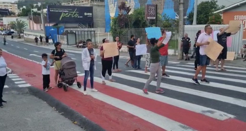 binário protesto