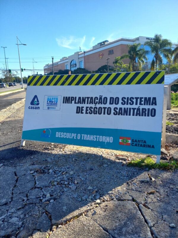 obras esgoto CASAN