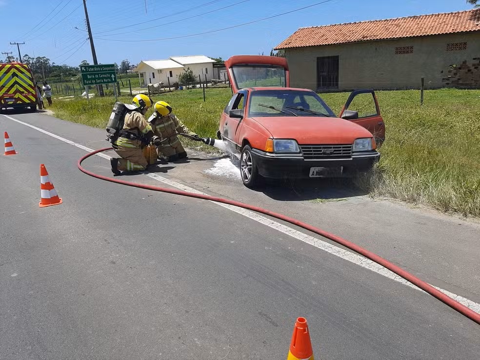 kadett vermelho