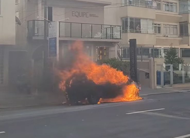 veículo incendiado Florianópolis