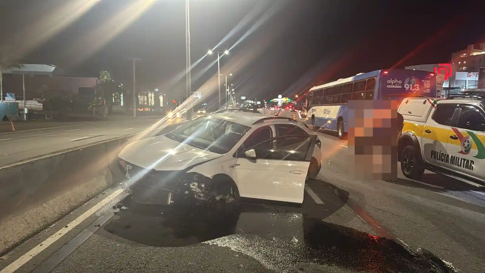 sc-401 sinistro de trânsito envolvendo carro e moto