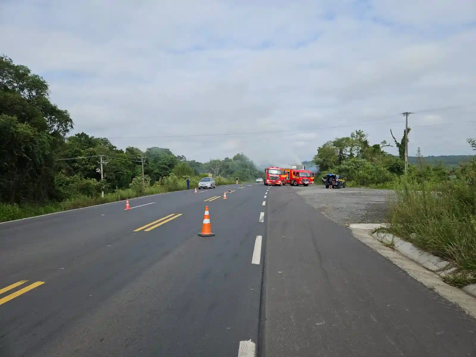 Registro de incêndio em veículo no Km 19 br-280 mafra